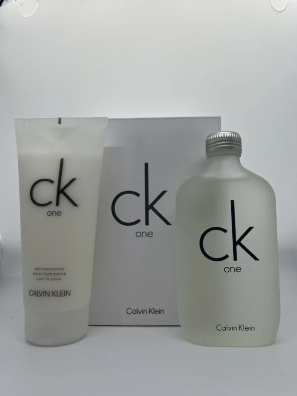 Coleccion de fragancia y crema Calvin Klein ONE