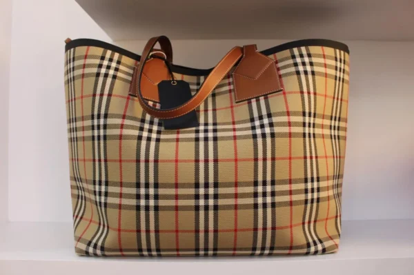 Bolso Burberry